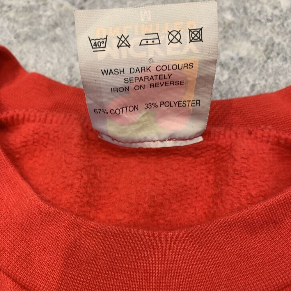 Disney Mickey Unlimited Vintage Sweater Sweatshirt Winnie The Pooh Red Size M - Picture 4 of 7